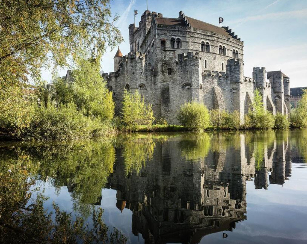 Kasteel de Pélichy, Belgium